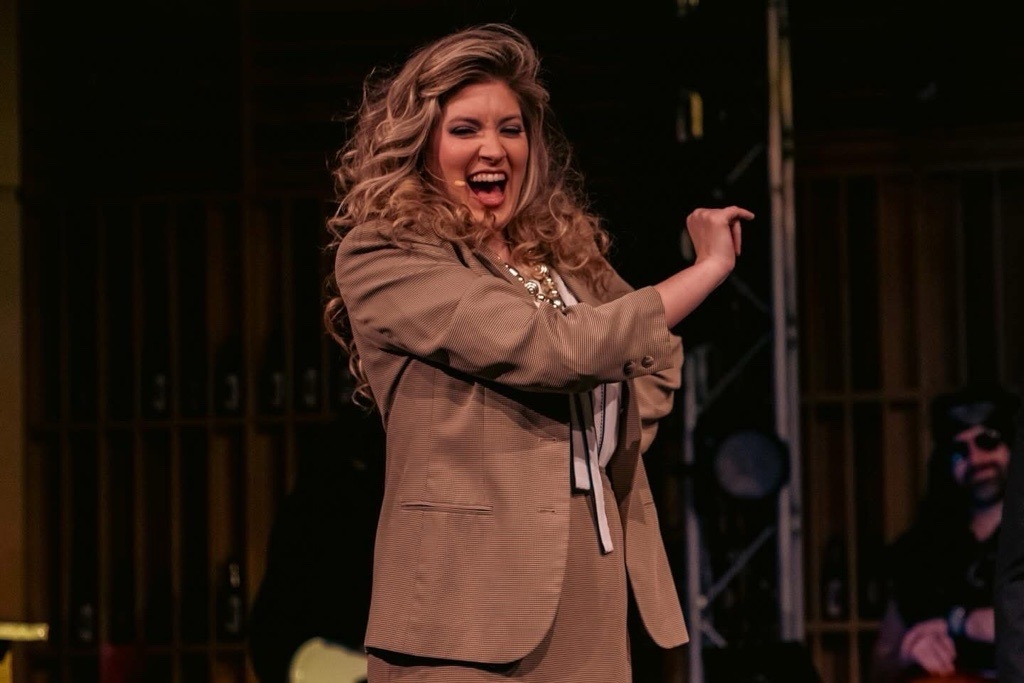 Bryssa Helton performing